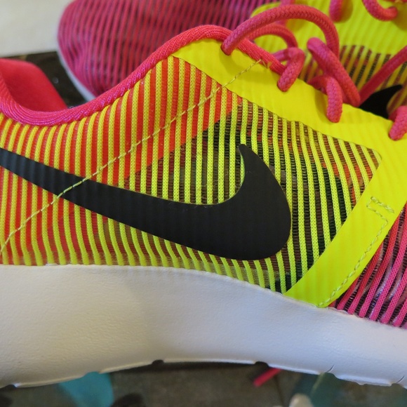 *NEW* Nike Roshe LightWeight Running Shoes US 6.5Y - Picture 6 of 8